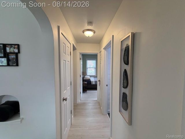 10082 Cardwell Street, Livonia, MI 48150