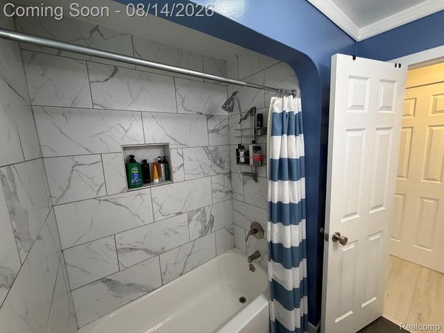 10082 Cardwell Street, Livonia, MI 48150