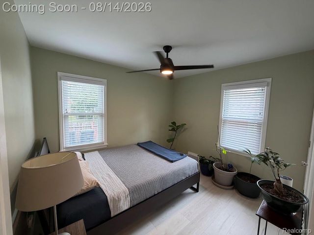 10082 Cardwell Street, Livonia, MI 48150