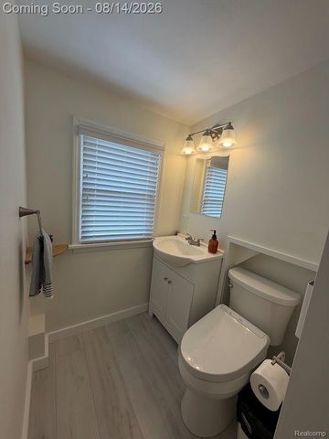 10082 Cardwell Street, Livonia, MI 48150