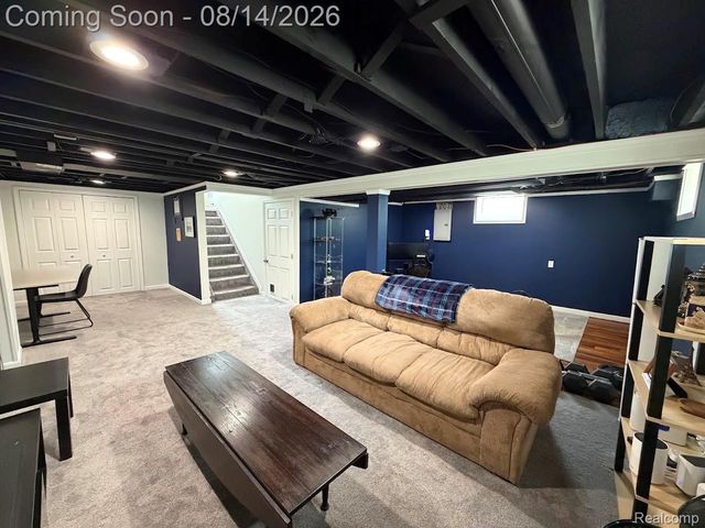 10082 Cardwell Street, Livonia, MI 48150