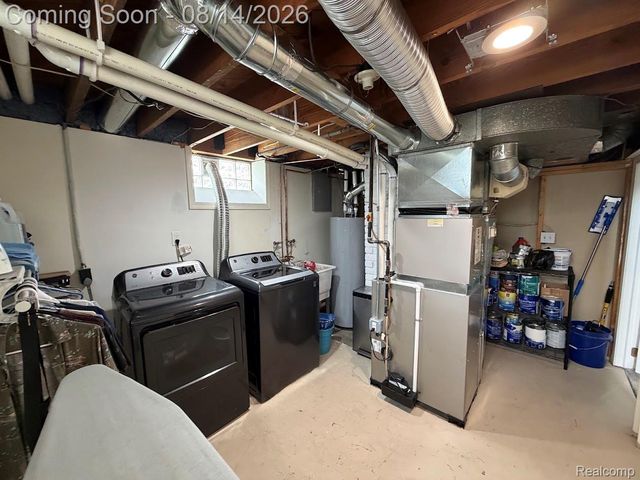10082 Cardwell Street, Livonia, MI 48150