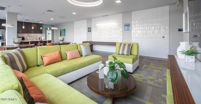 425 W OSBORN Road 302, Phoenix, AZ 85013