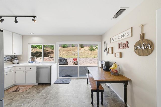 3433 La Canada Dr, Cameron Park, CA 95682