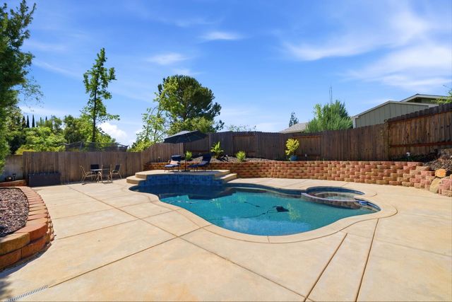 3433 La Canada Dr, Cameron Park, CA 95682