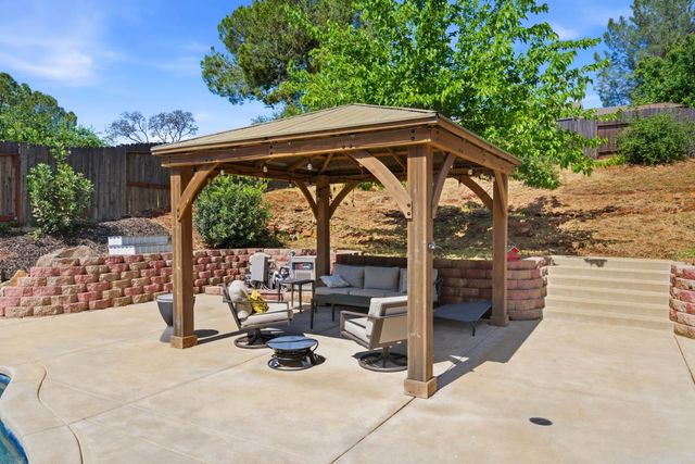 3433 La Canada Dr, Cameron Park, CA 95682