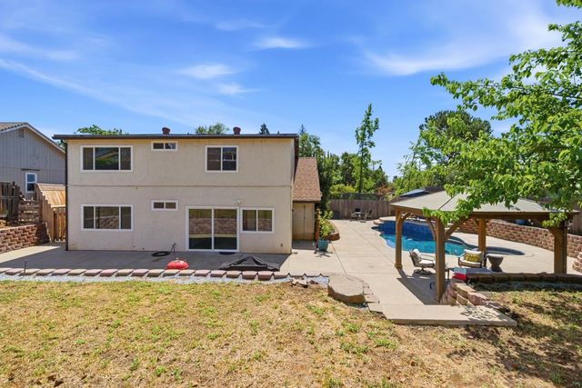 3433 La Canada Dr, Cameron Park, CA 95682