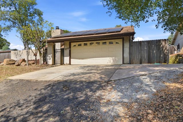 3433 La Canada Dr, Cameron Park, CA 95682