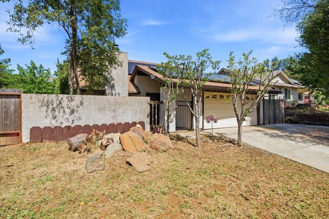 3433 La Canada Dr, Cameron Park, CA 95682