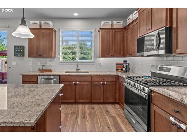 10040 Nw BARTLETT Loop, North Plains, OR 97133