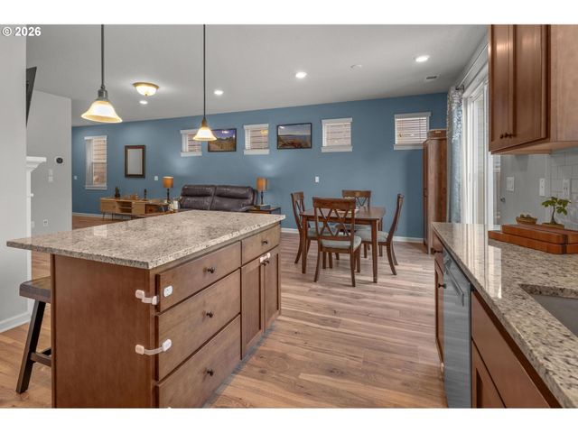 10040 Nw BARTLETT Loop, North Plains, OR 97133