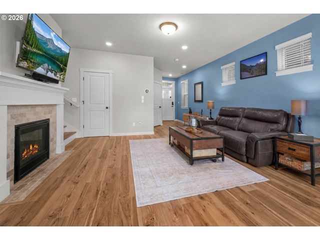 10040 Nw BARTLETT Loop, North Plains, OR 97133