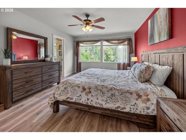 10040 Nw BARTLETT Loop, North Plains, OR 97133