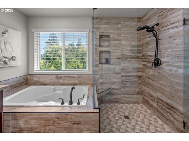 10040 Nw BARTLETT Loop, North Plains, OR 97133