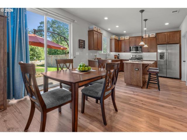 10040 Nw BARTLETT Loop, North Plains, OR 97133
