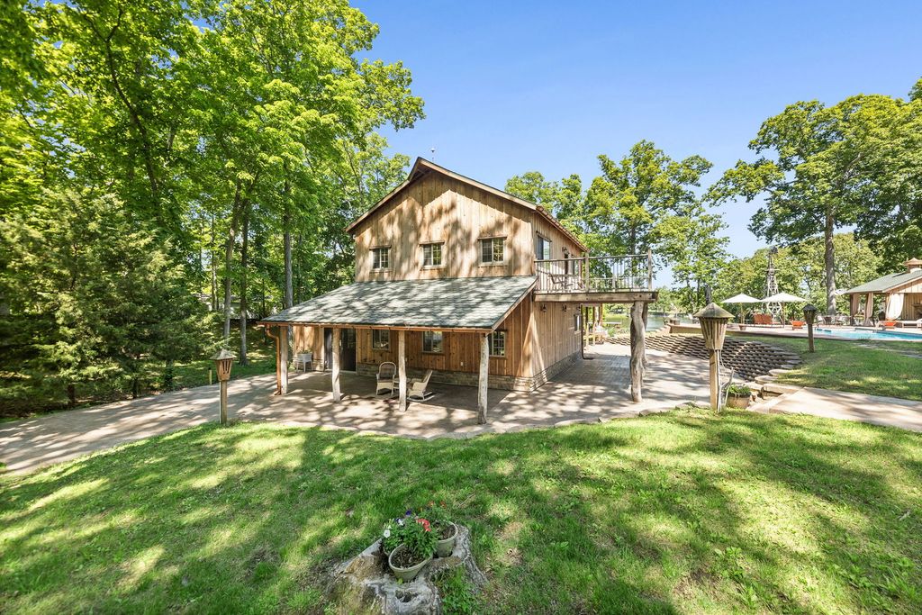 Image 2 of property listing at 3019 Adirondack Avenue, Centralia, IL 62801