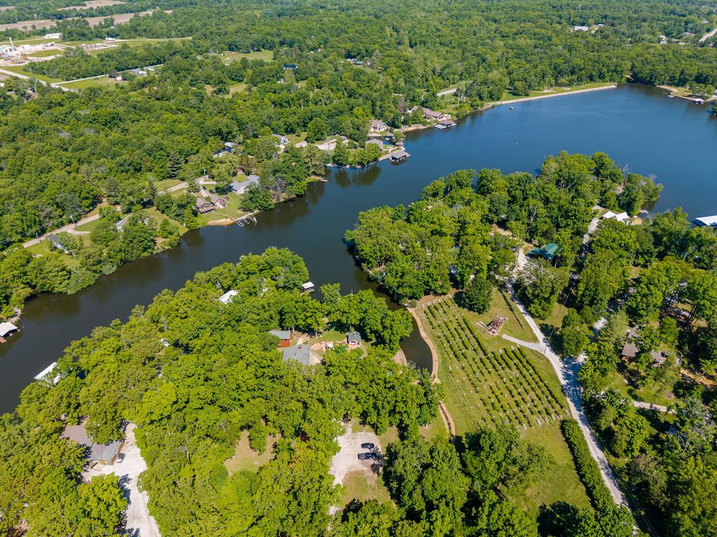 Image 75 of property listing at 3019 Adirondack Avenue, Centralia, IL 62801
