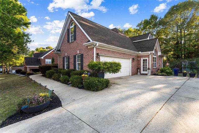 711 Ashley Wilkes Way, Loganville, GA 30052
