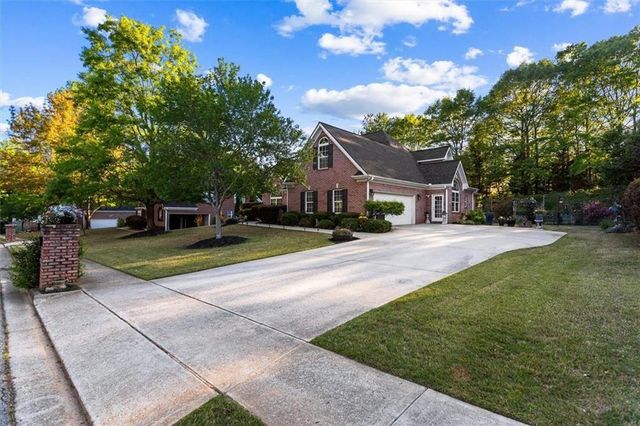 711 Ashley Wilkes Way, Loganville, GA 30052