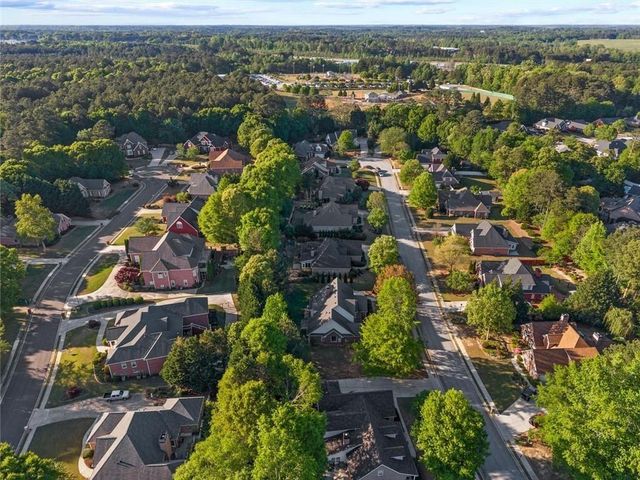 711 Ashley Wilkes Way, Loganville, GA 30052