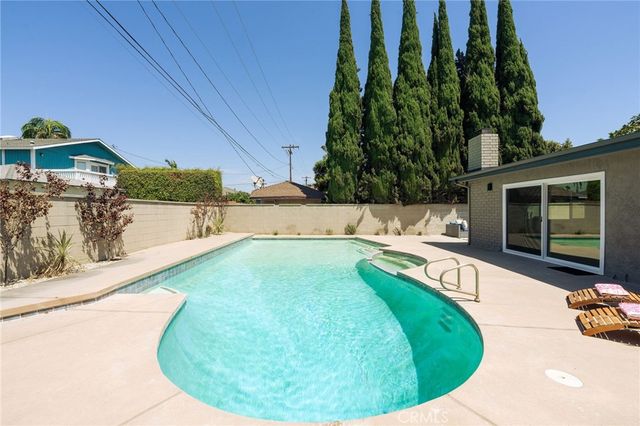 10613 Dolan Ave, Downey, CA 90241