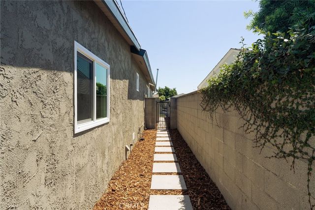 10613 Dolan Ave, Downey, CA 90241