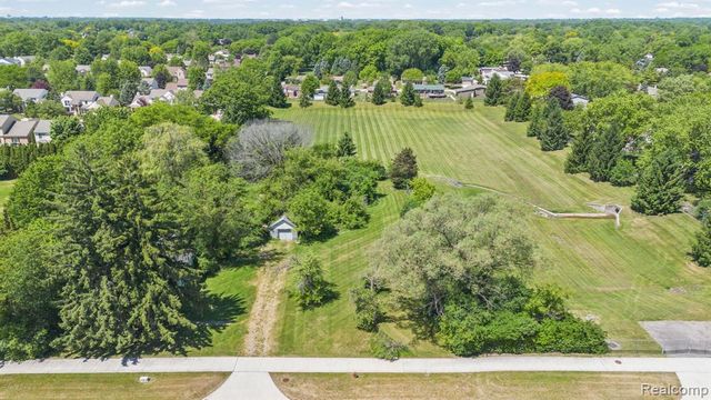 42021 Dequindre Road, Troy, MI 48085