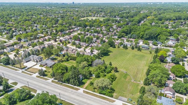 42021 Dequindre Road, Troy, MI 48085
