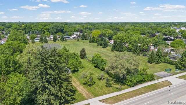 42021 Dequindre Road, Troy, MI 48085