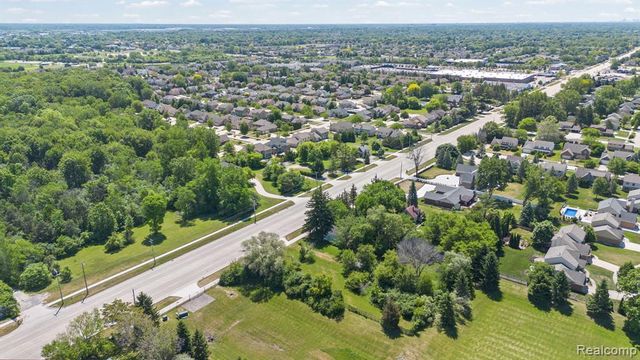 42021 Dequindre Road, Troy, MI 48085