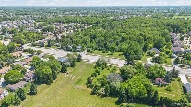 42021 Dequindre Road, Troy, MI 48085