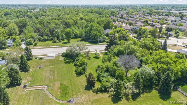 42021 Dequindre Road, Troy, MI 48085