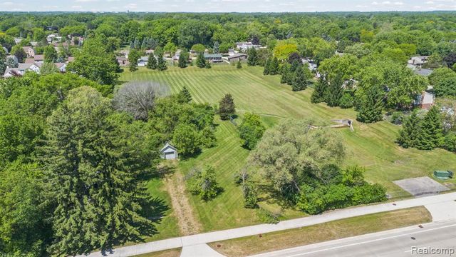 42021 Dequindre Road, Troy, MI 48085
