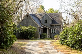1 Franklin Pl, Duxbury, MA 02332