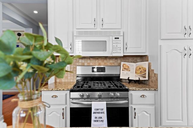 100 Blacksmiths CIR, Georgetown, TX 78633