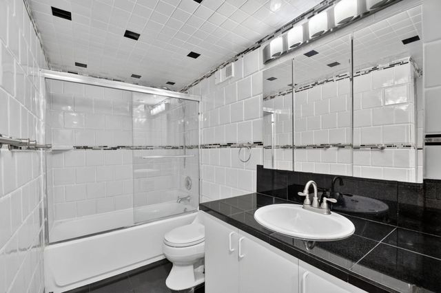160 YACHT CLUB Way 211, Hypoluxo, FL 33462