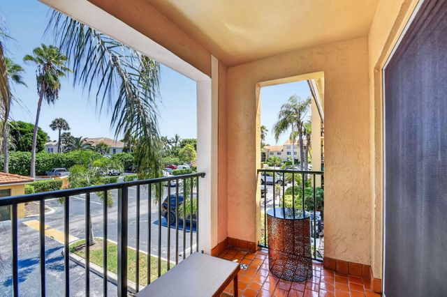 160 YACHT CLUB Way 211, Hypoluxo, FL 33462