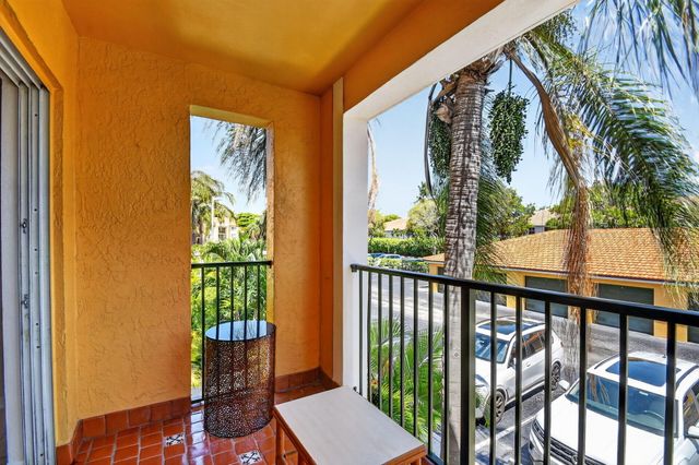 160 YACHT CLUB Way 211, Hypoluxo, FL 33462