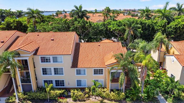 160 YACHT CLUB Way 211, Hypoluxo, FL 33462