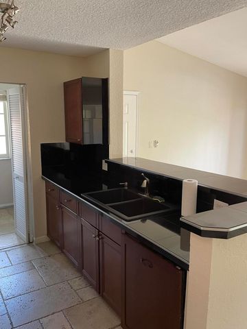 160 YACHT CLUB Way 211, Hypoluxo, FL 33462