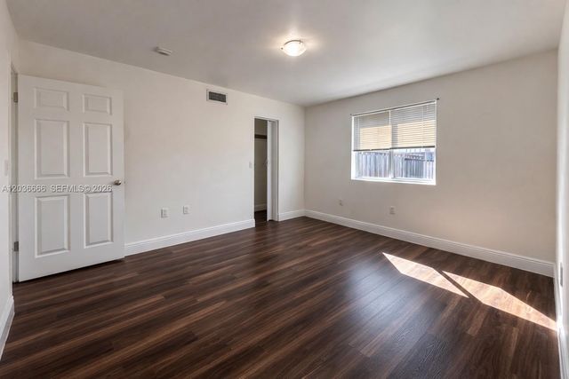 540 NW 7th St 27, Miami, FL 33136