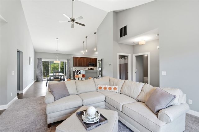 1379 Bourdeaux Way, Centerville, OH 45458