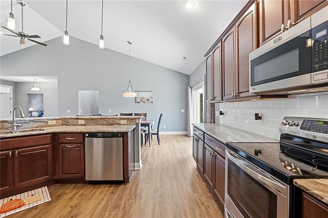 1379 Bourdeaux Way, Centerville, OH 45458