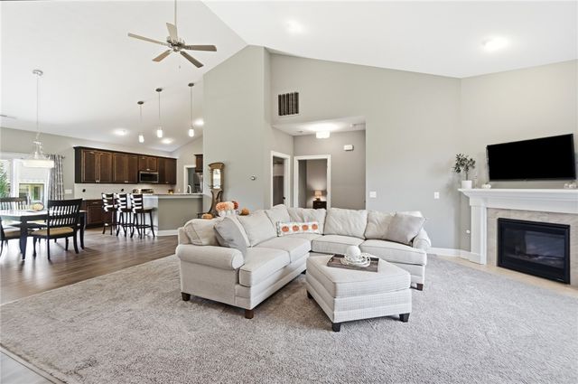 1379 Bourdeaux Way, Centerville, OH 45458