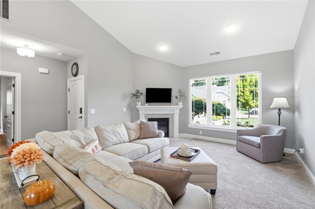 1379 Bourdeaux Way, Centerville, OH 45458