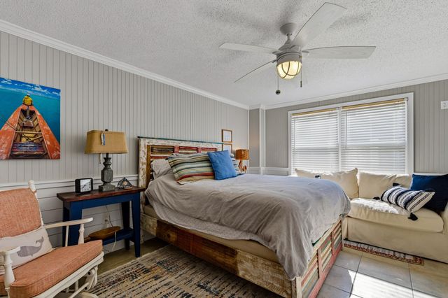 566 Yucca Ave., Garden City Beach, SC 29576