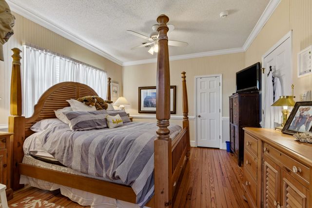 566 Yucca Ave., Garden City Beach, SC 29576