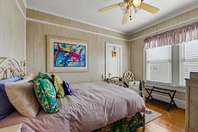 566 Yucca Ave., Garden City Beach, SC 29576