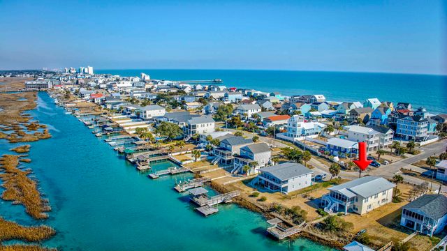 566 Yucca Ave., Garden City Beach, SC 29576