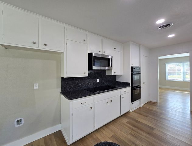 3304 Whitney Dr, Midland, TX 79705